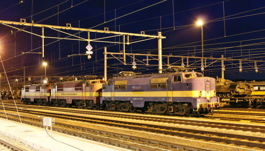 818306 (a): :2046x1163